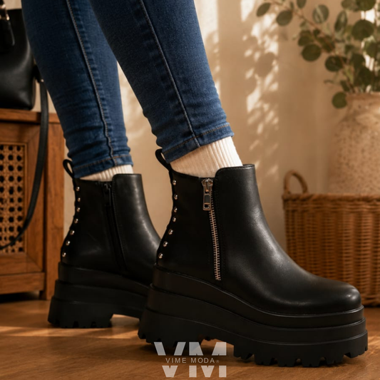 Botín Mujer Verona Plataforma Urbana negro, usado con jeans en un look urbano