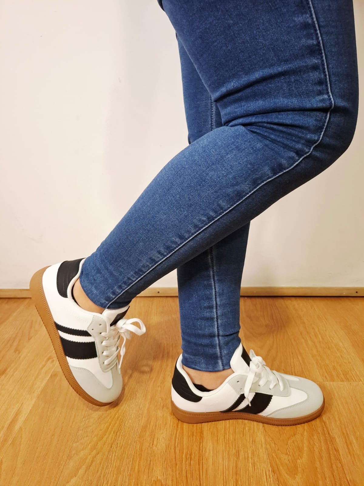 Zapatilla Mujer Samba Clásica