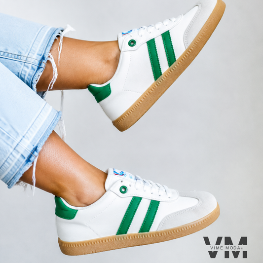 Zapatilla mujer Urban Classic White Green blanca con detalles verdes y suela color café, diseño urbano