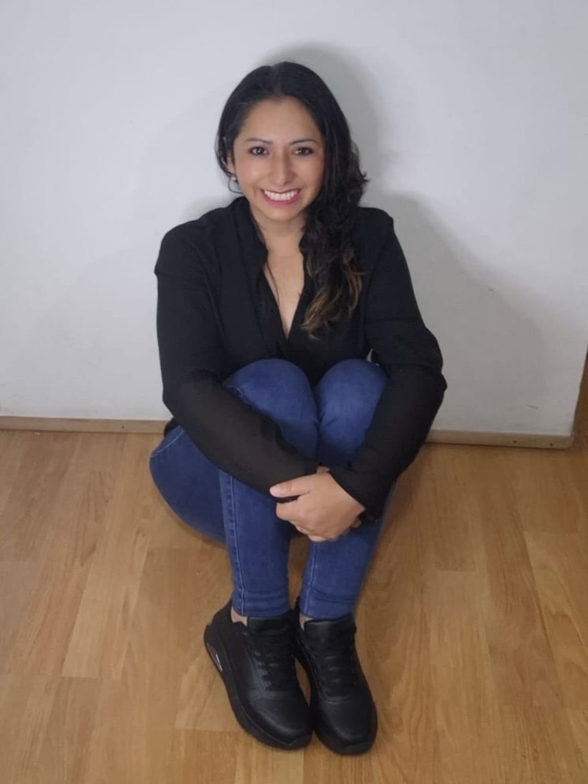 Zapatilla Mujer Fuerza Negra