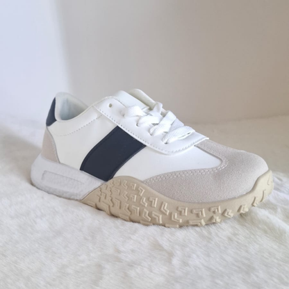 Zapatilla blanca urbana para mujer cómoda y moderna