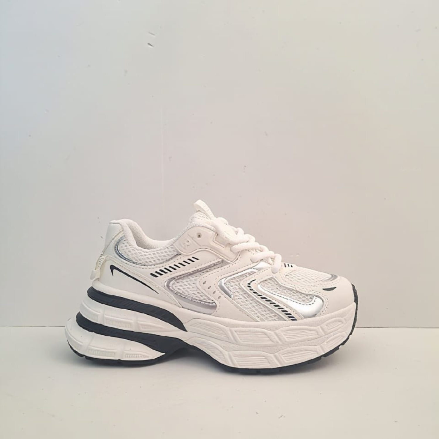 Zapatilla mujer perla titanio Vime Moda Chile