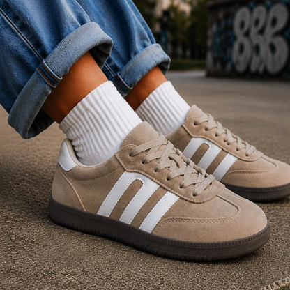 Zapatillas samba beige urbanas para mujer cómodas y modernas.